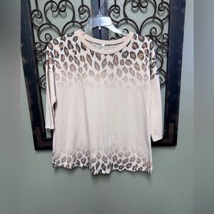 Now N Forever 3/4 sleeve cheetah & cream top.